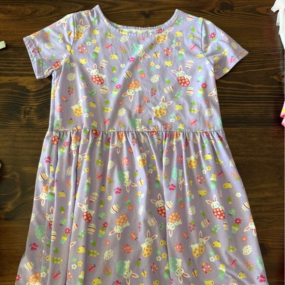 Adorable Easter Bunny Outfits for Sisters - Picture 4 of 6